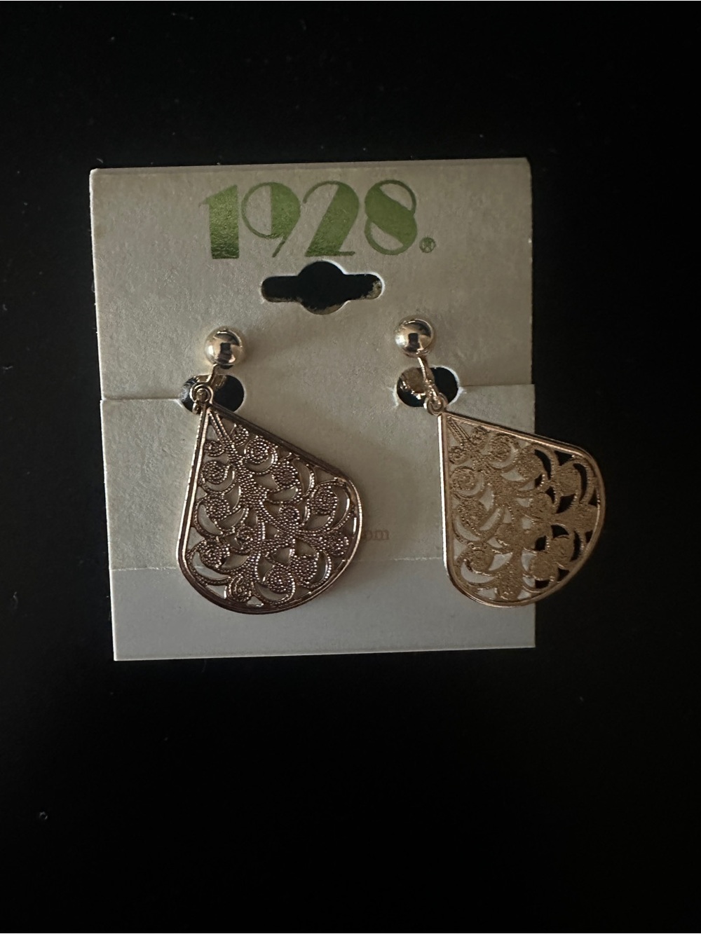1928 Gold Filigree Teardrop Dangle Earrings